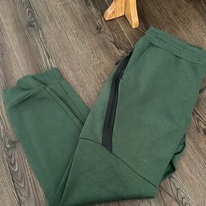 Nike Slim Fit Max Taper Leg Regular Length